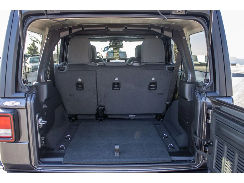 New 2026 Granite Crystal Metallic Clearcoat Jeep Willys image 13