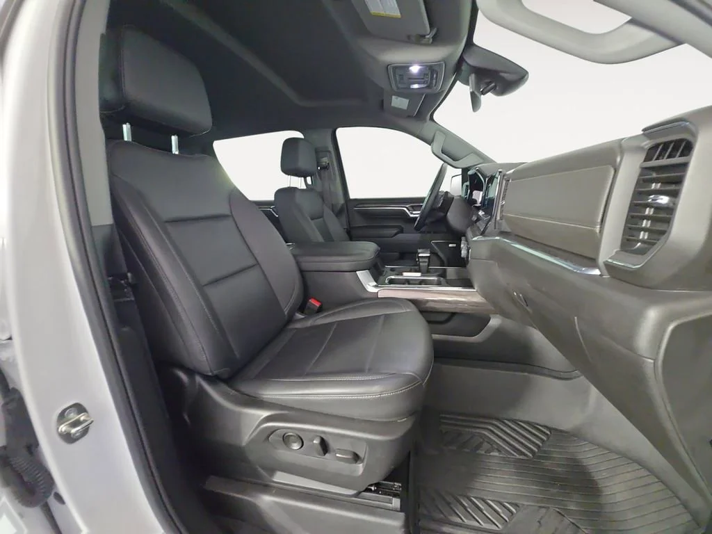 Used 2024 Summit White Chevrolet LTZ image 15