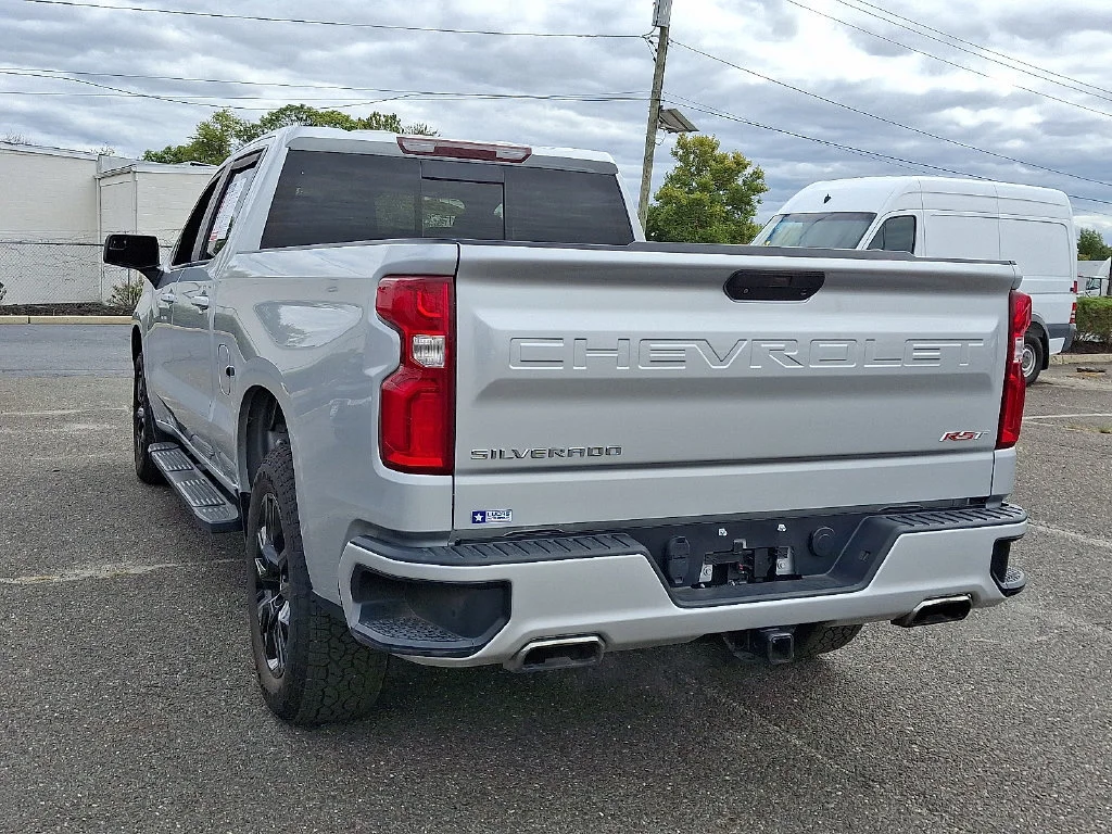 Used 2020 Silver Ice Metallic Chevrolet RST image 9