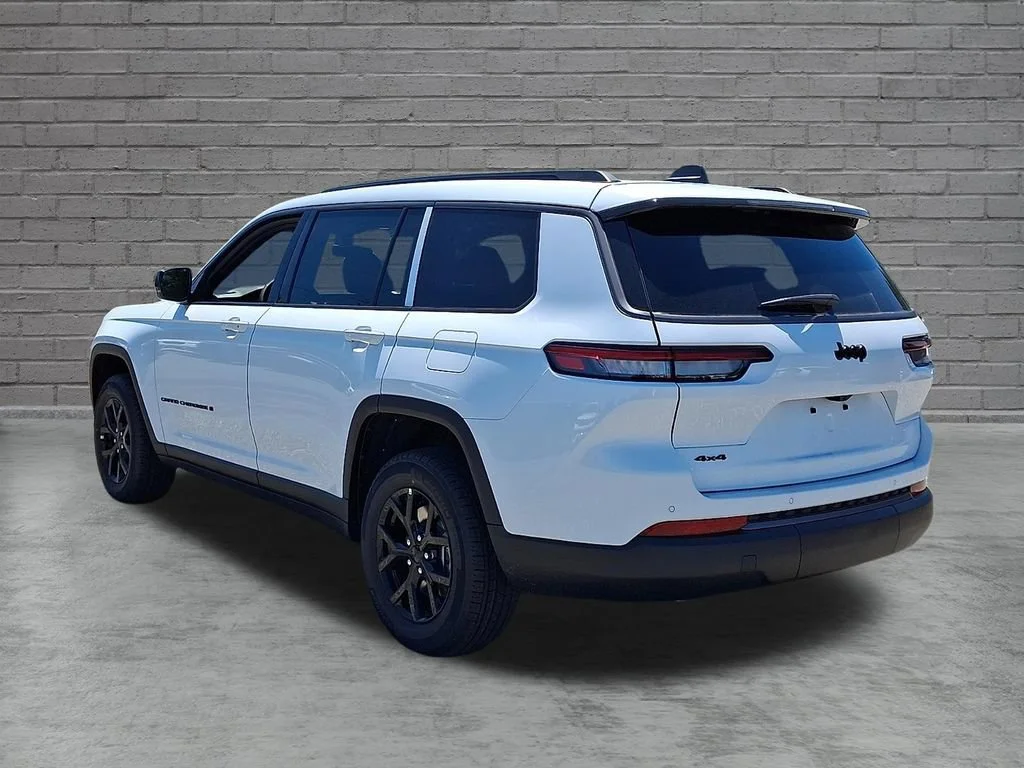 New 2026 Bright White Clearcoat Jeep Laredo Altitude image 6