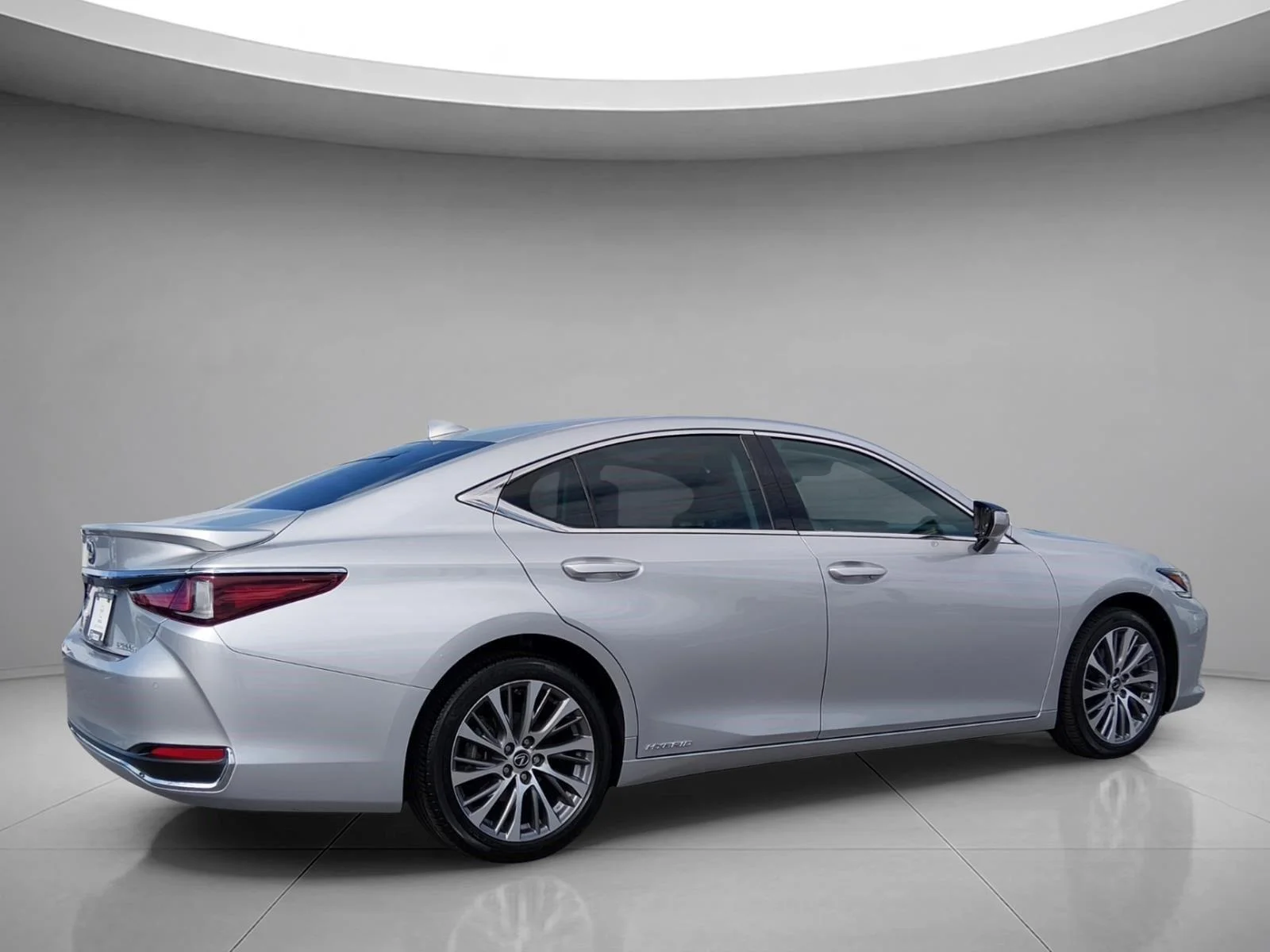 Used 2021 Silver Lining Metallic Lexus ES 300h image 5