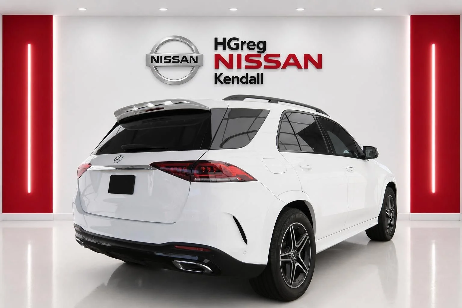 Used 2022 White Mercedes-Benz GLE 350 image 4