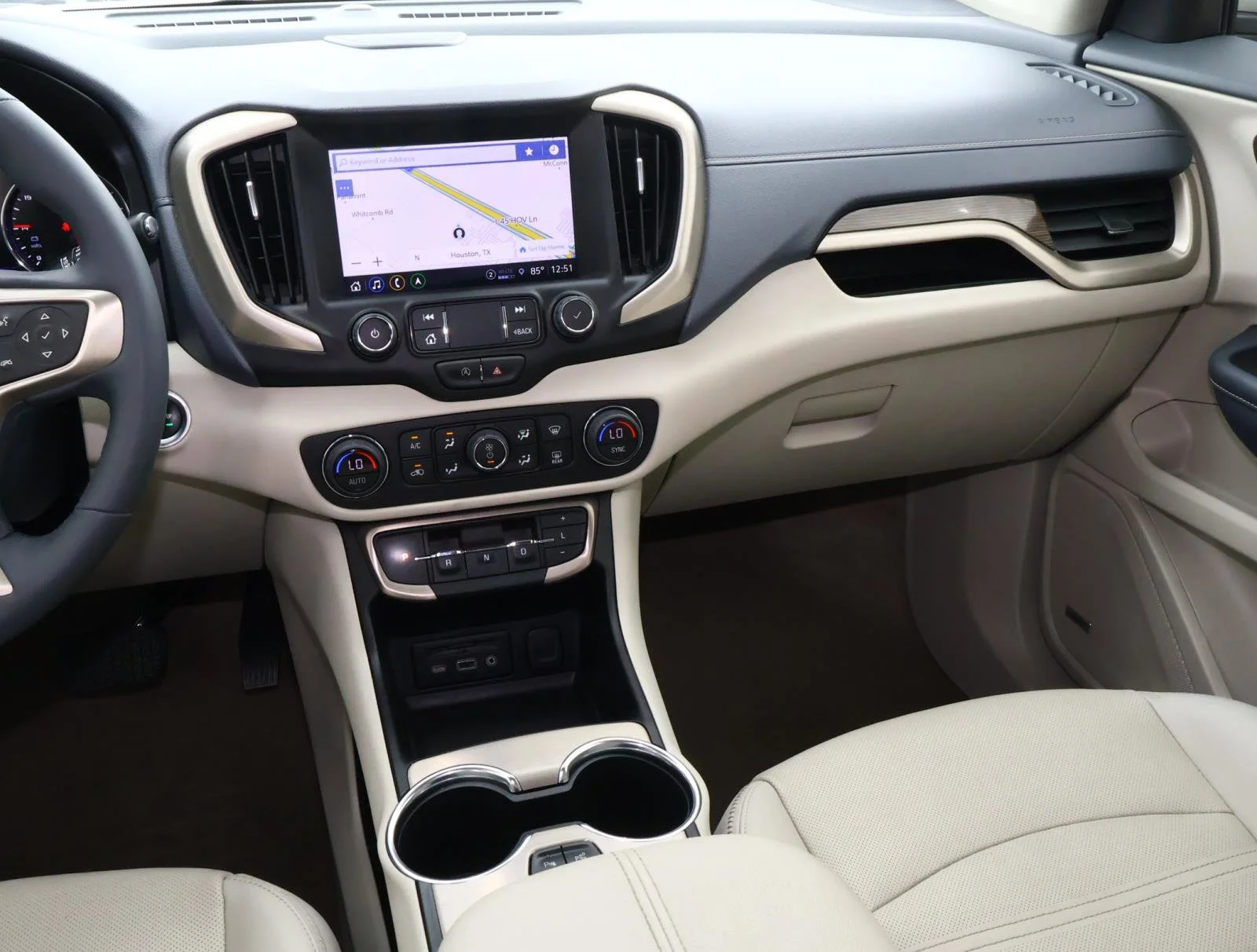 Used 2024 White Frost Tricoat GMC Denali image 11