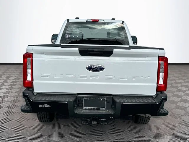 New 2026 Oxford White Ford XL image 5
