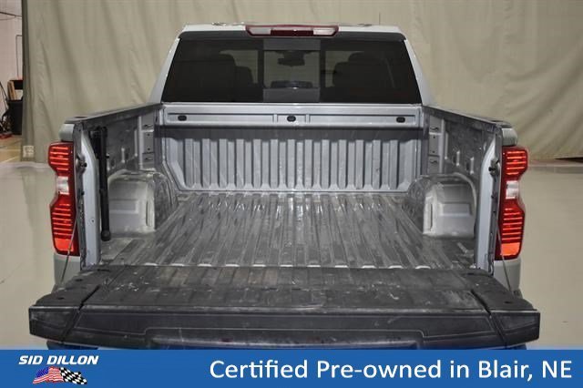 Used 2025 Sterling Gray Metallic Chevrolet LT image 11