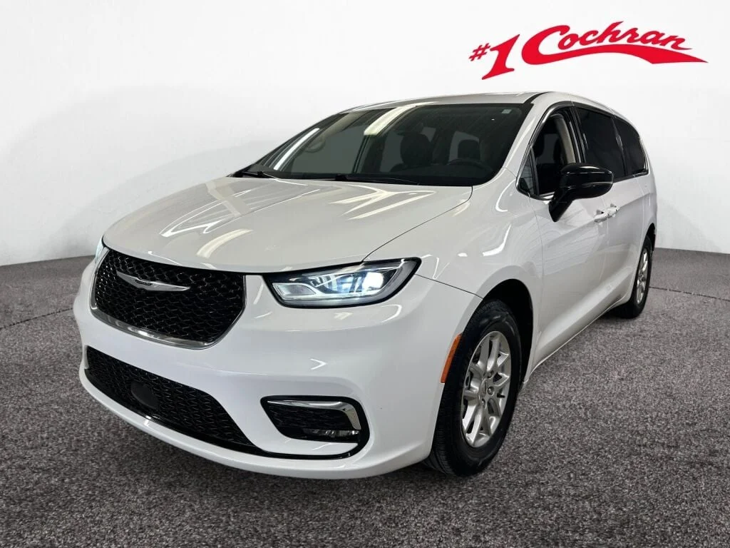 Certified Used 2024 Bright White Clearcoat Chrysler Touring L image 32