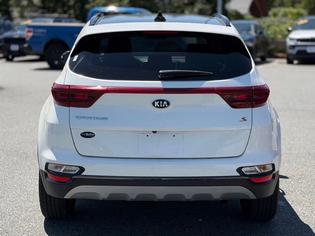 Used 2020 White Kia S image 4