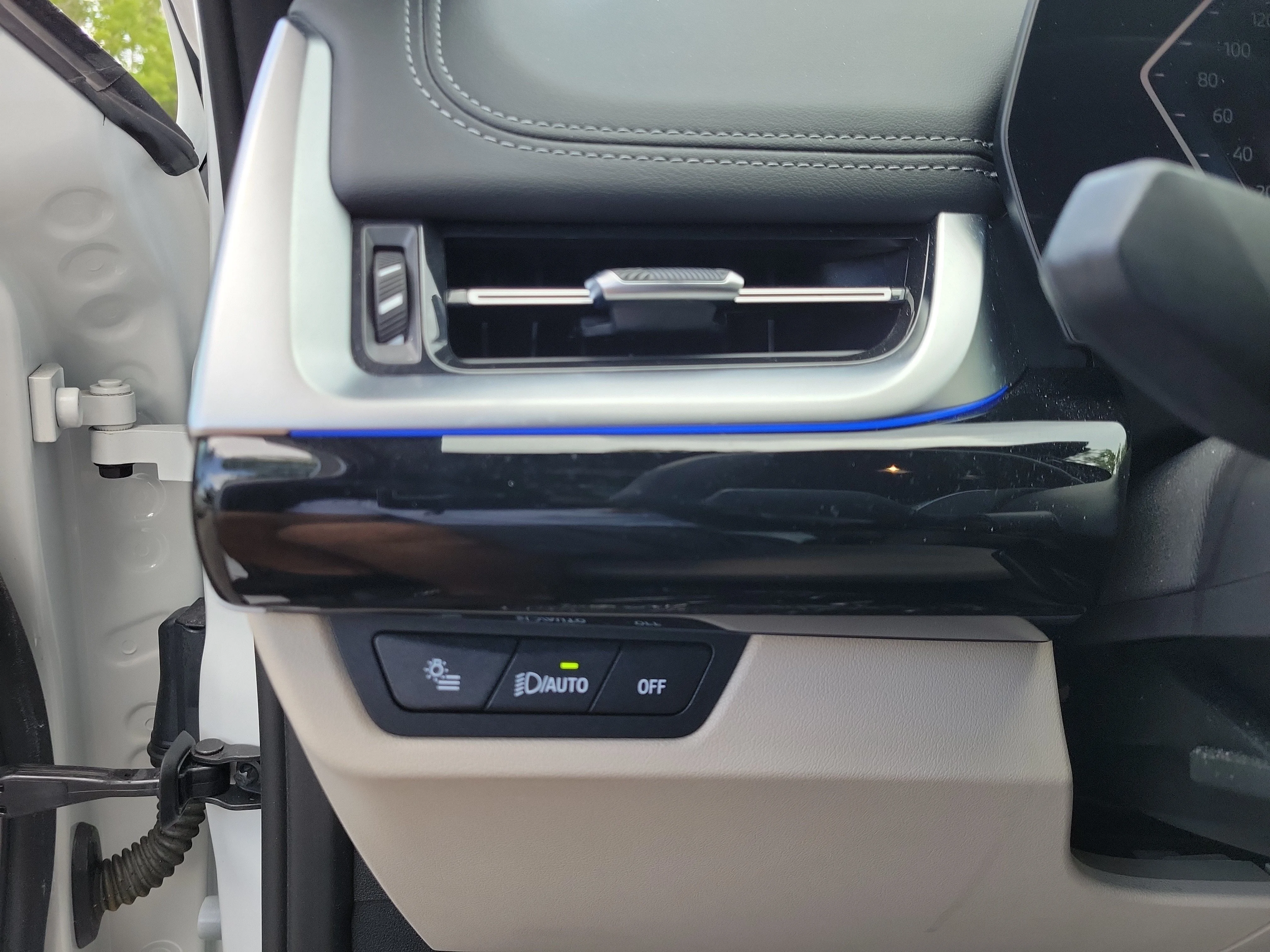 Used 2023 Alpine White BMW xDrive28i image 15
