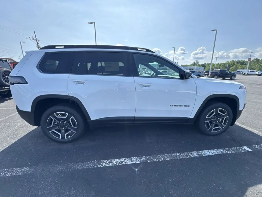 New 2026 Bright White Clear-Coat Exterior Paint Jeep Limited image 9
