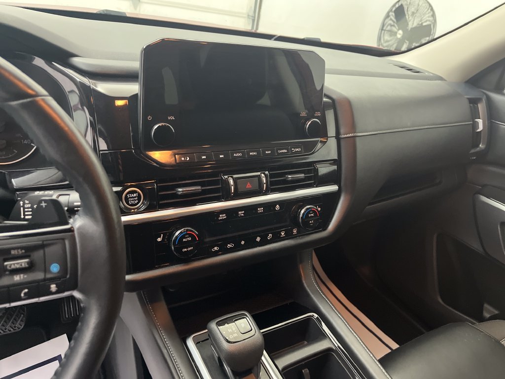 Used 2022 Red Nissan SL image 18