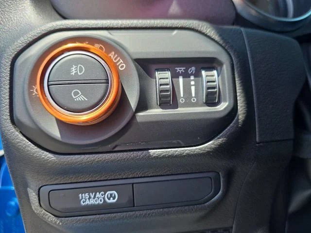 Used 2022 Blue Jeep Mojave image 26