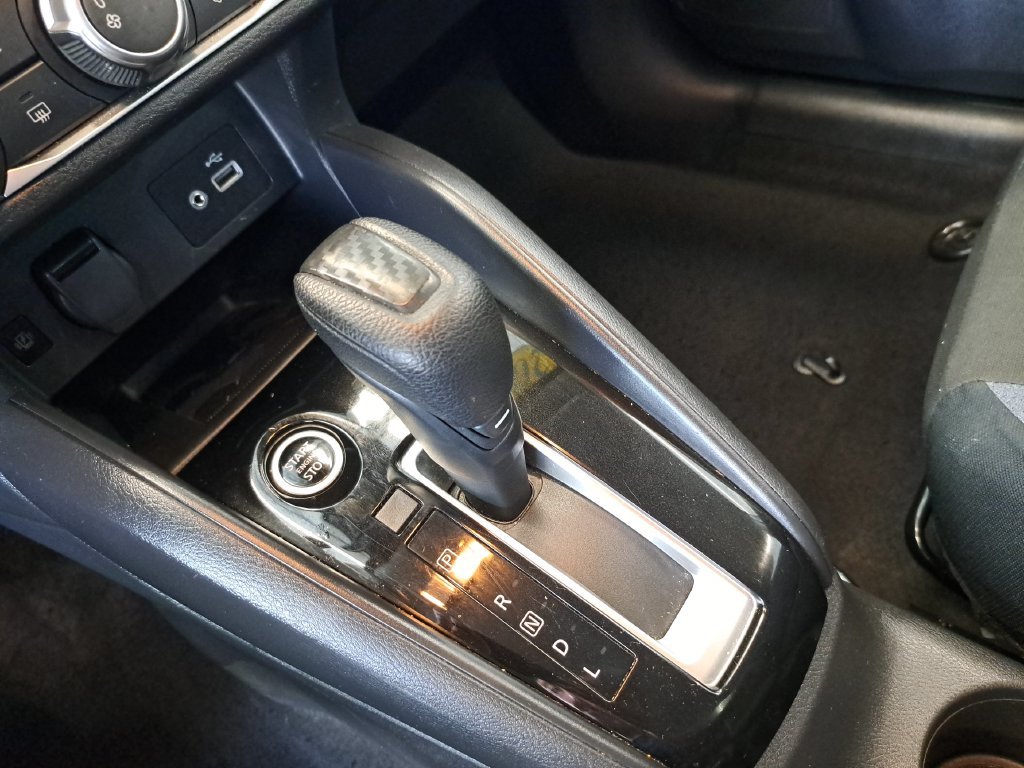 Used 2025 Silver Nissan 1.6 SV image 29