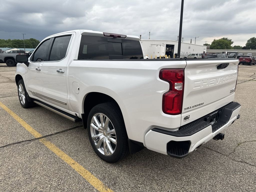 Certified Used 2023 Iridescent Pearl Tricoat Chevrolet High Country image 4