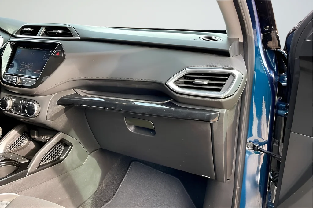 Used 2021 Blue Chevrolet LT image 16