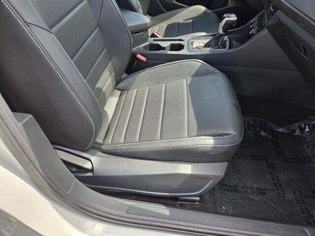 Used 2024 Opal White Pearl Volkswagen SE image 27
