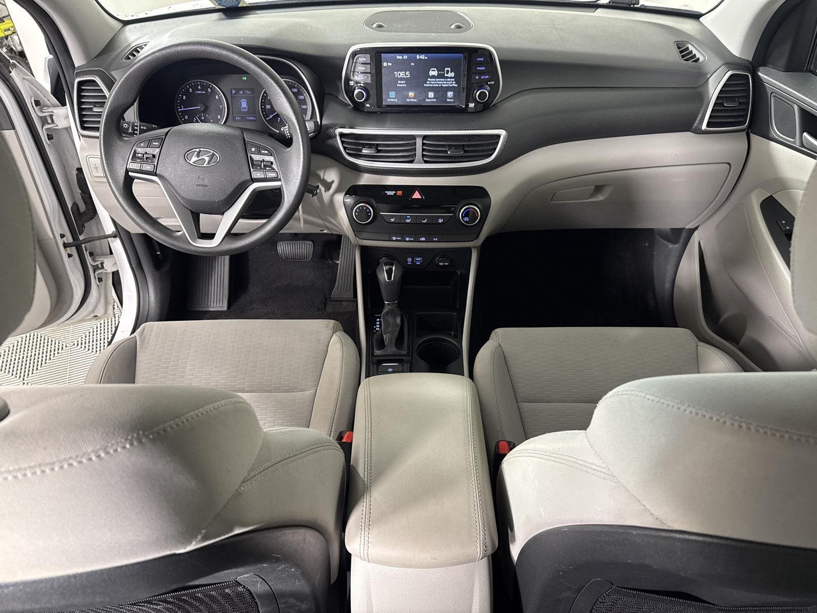 Used 2019 White Pearl Hyundai SE image 22
