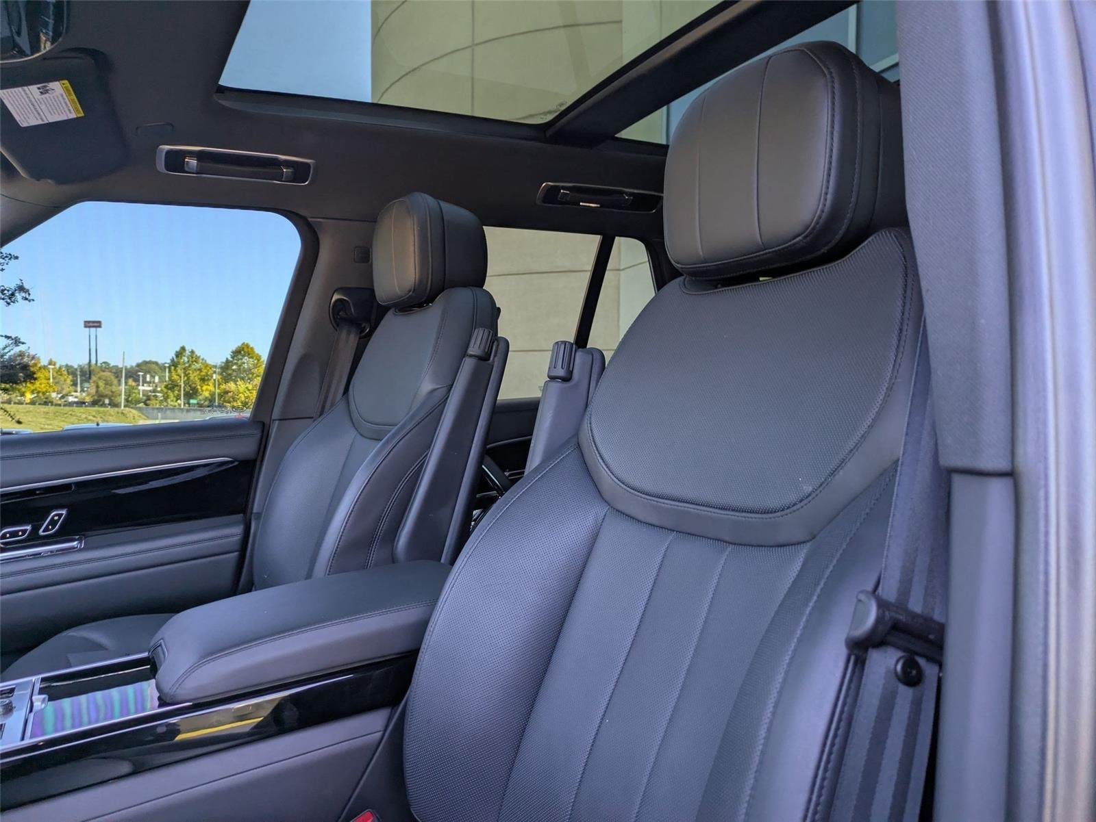 2023 Land Rover Range Rover SE - Photo 14