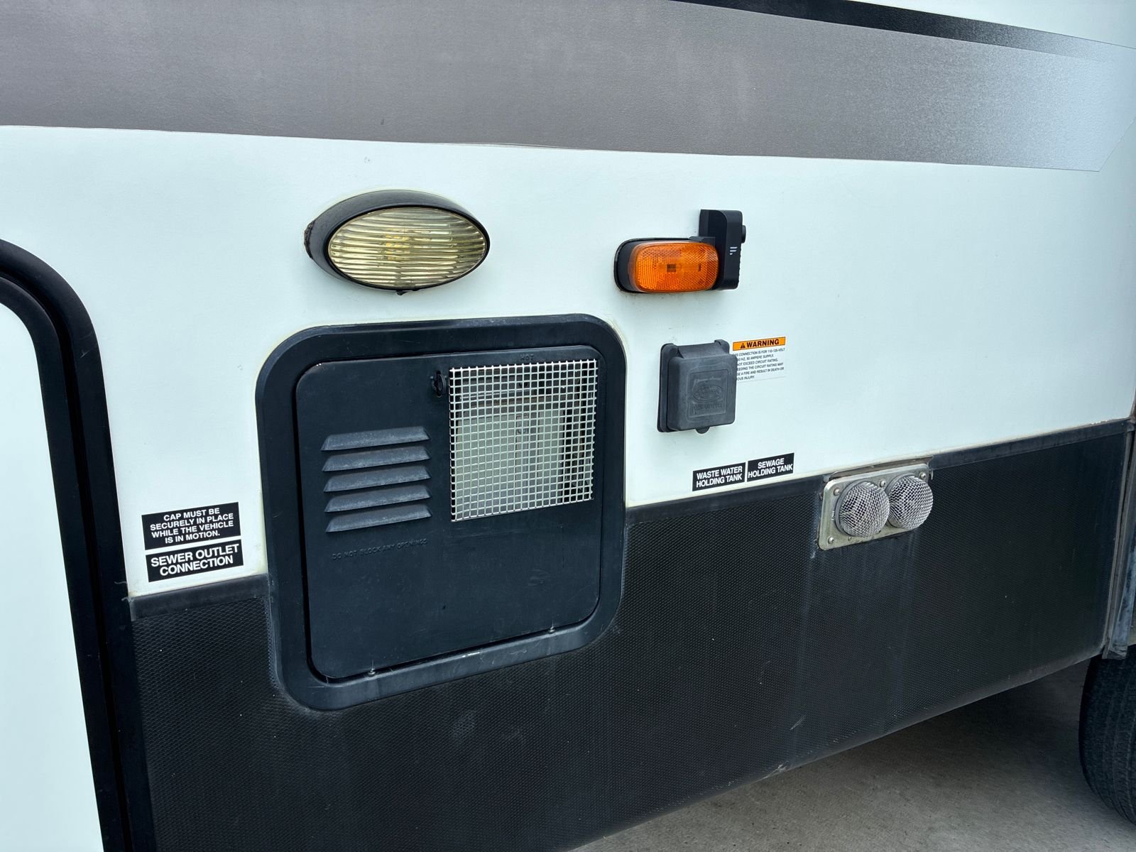 Used 2020 White DURANGO  image 7