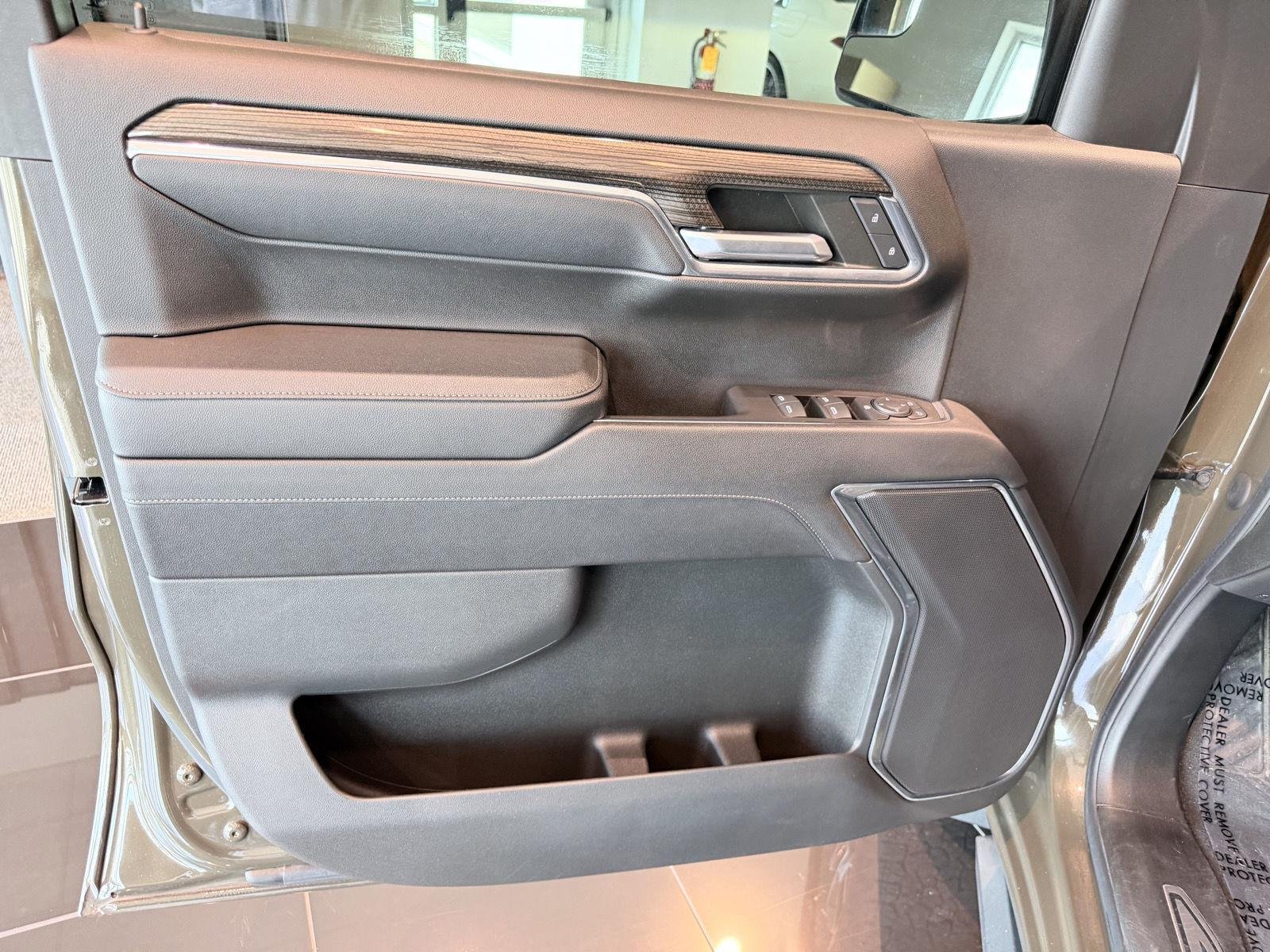 Used 2023 HARVEST BRONZE METALLIC Chevrolet LT image 33