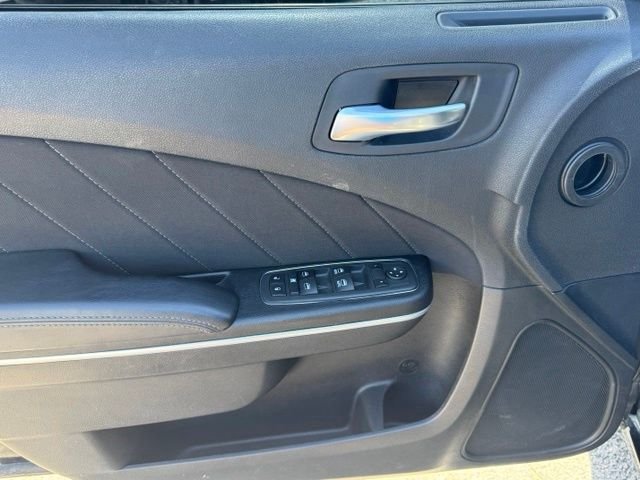Used 2022 Black Dodge SXT image 11