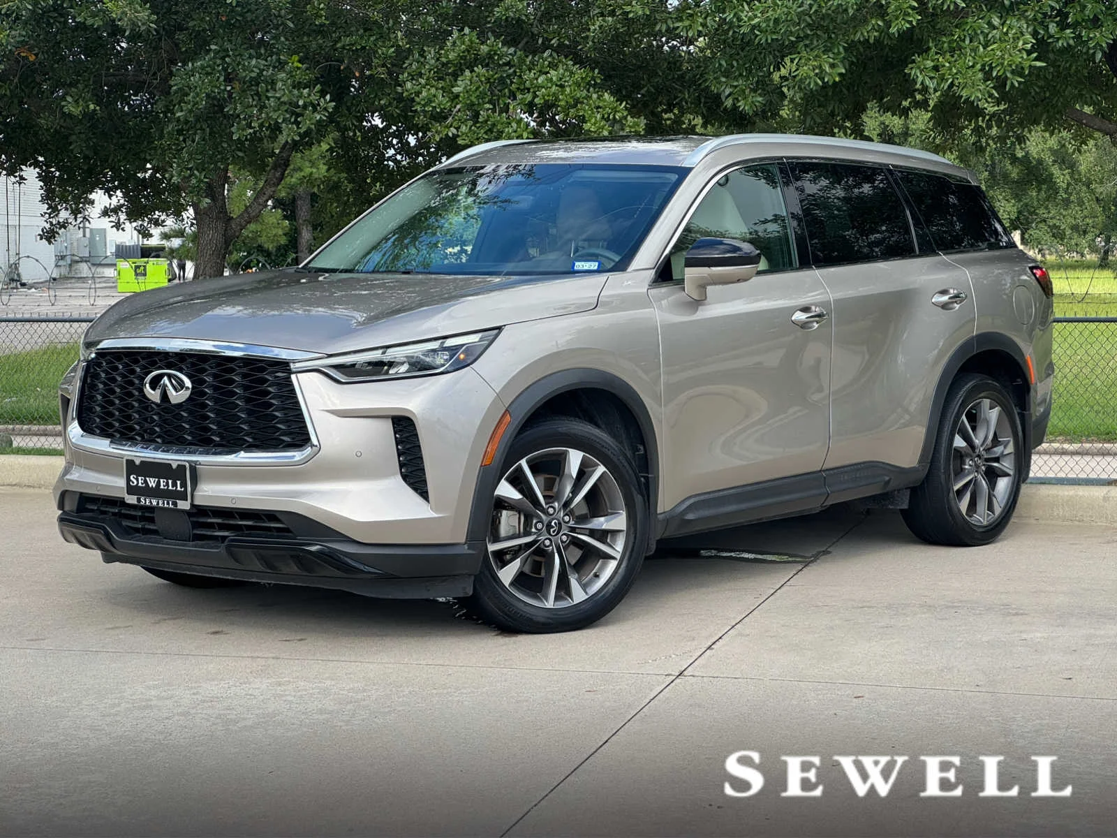 2023 INFINITI QX60 LUXE