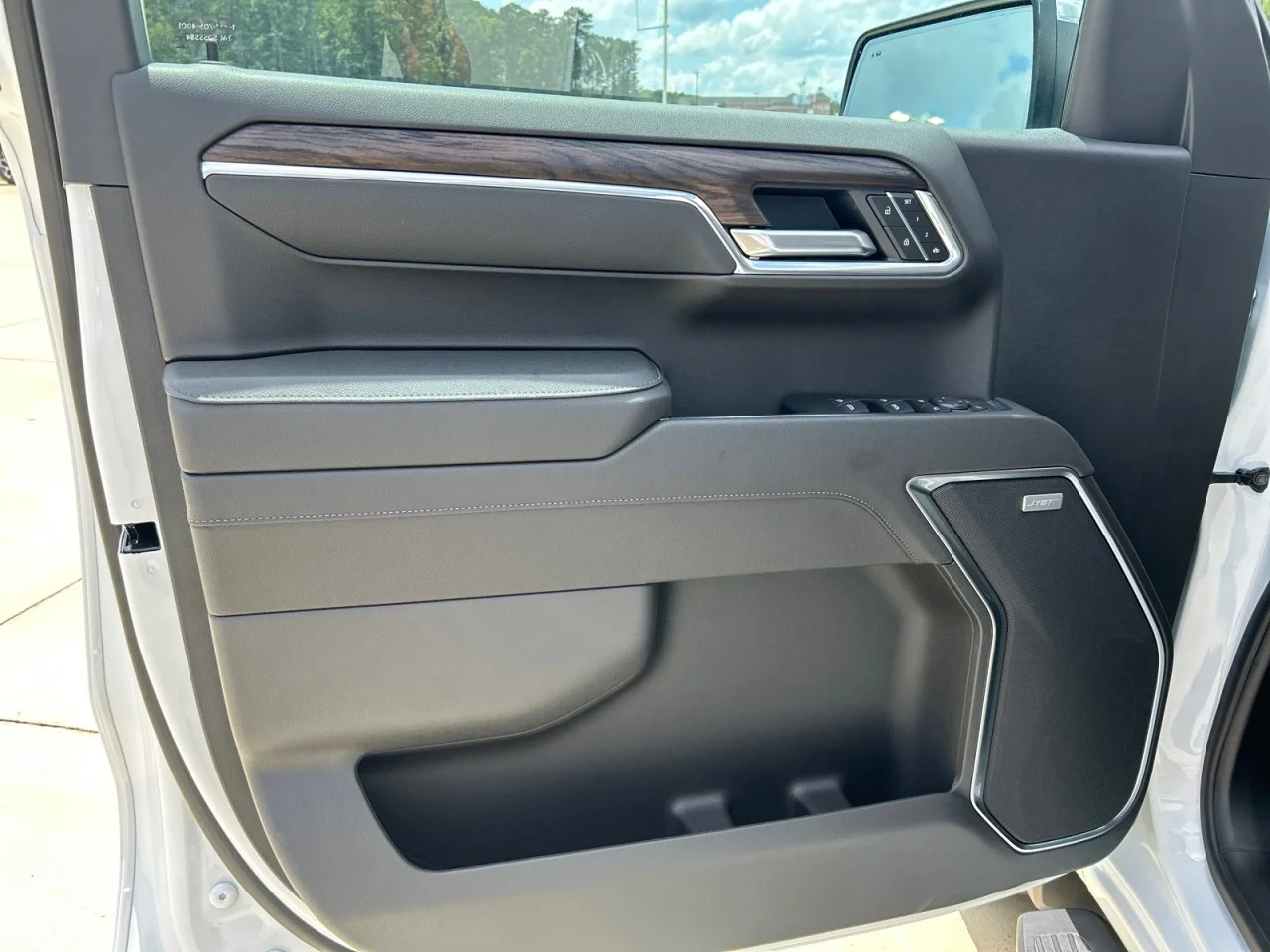2026 GMC Sierra 1500 SLT - Photo 10