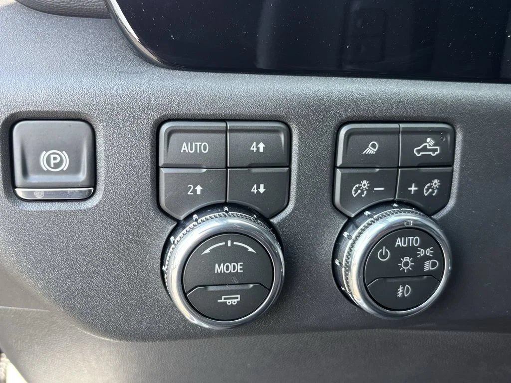 New 2026 Summit White GMC Elevation image 18