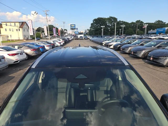 Used 2026 Black Nissan SL image 3