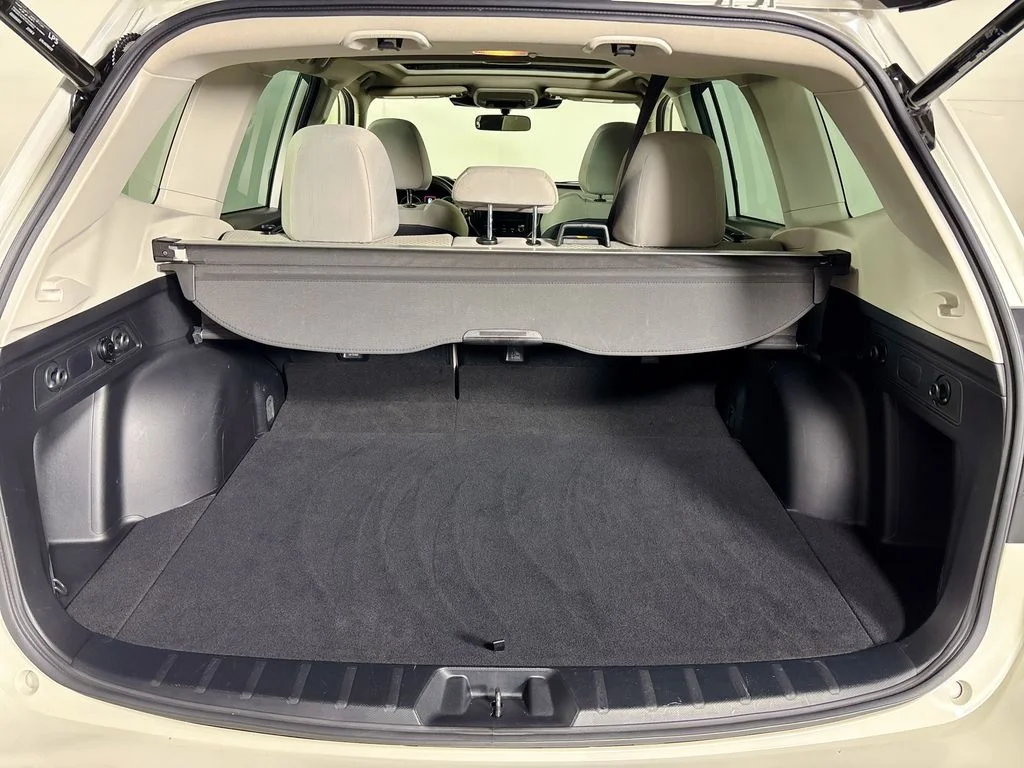 Used 2023 White Subaru Premium image 21