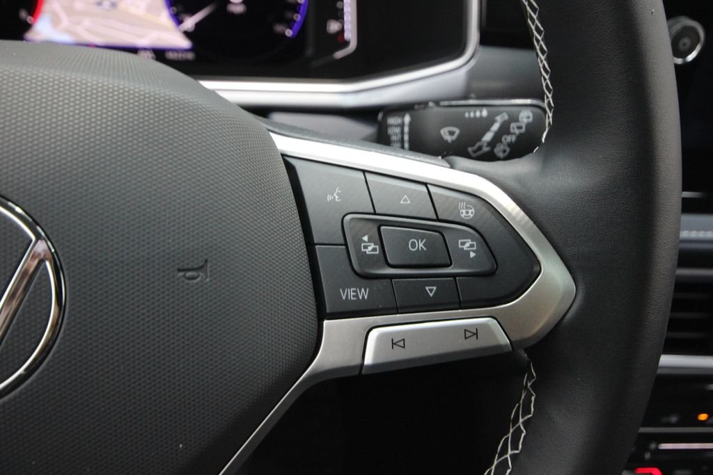 2025 Volkswagen Taos SEL - Photo 21