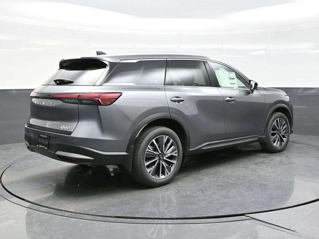 New 2027 GRAPHITE SHADOW INFINITI Luxe AWD image 7