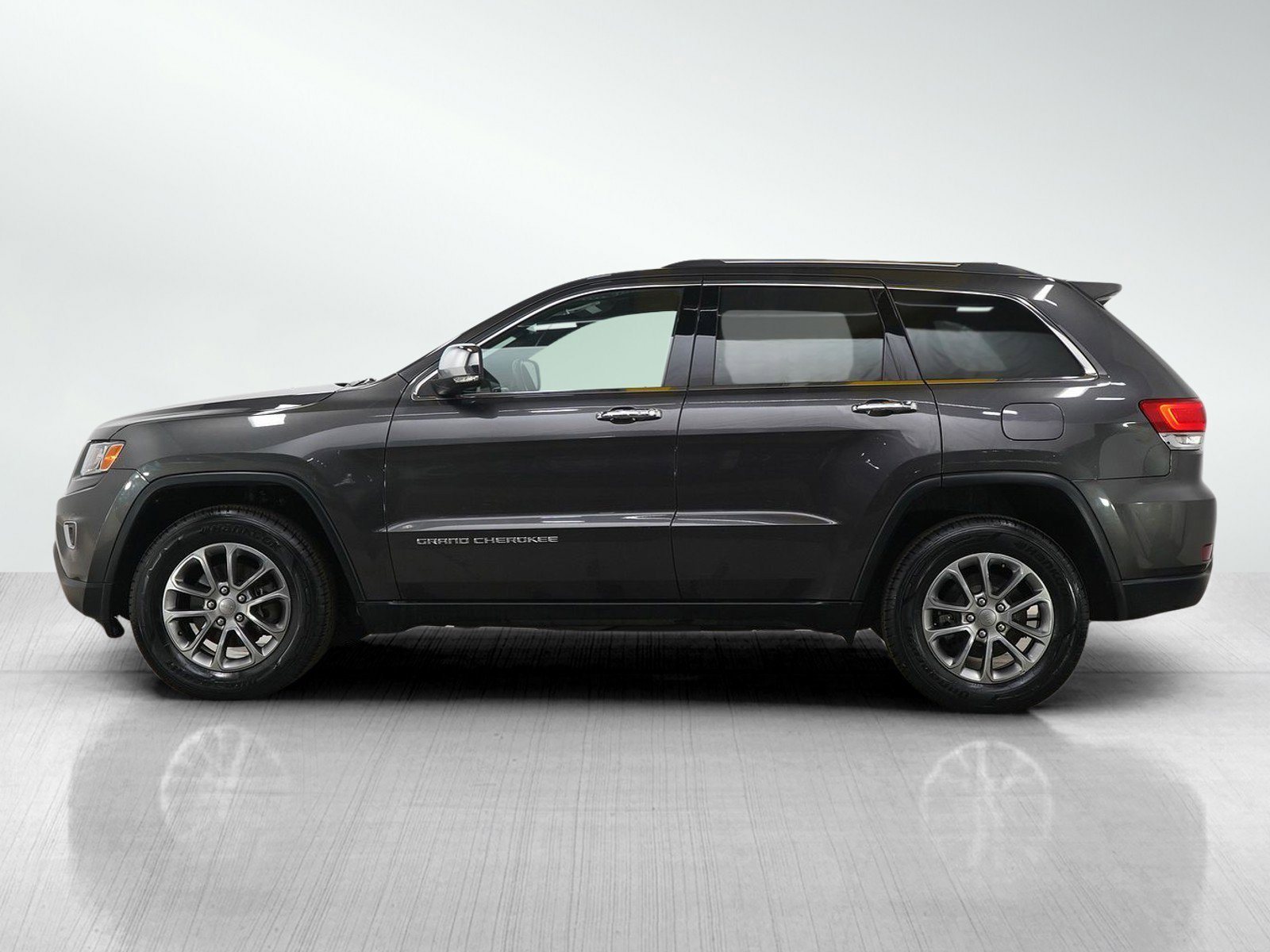 Used 2015 Jeep Grand Cherokee Limited with VIN 1C4RJFBG1FC103856 for sale in Hopkins, Minnesota
