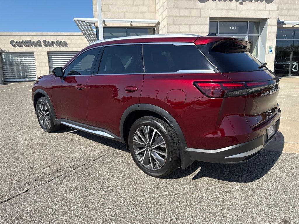 Used 2026 Red INFINITI LUXE image 5