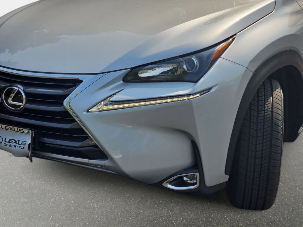 Used 2015 Silver Lexus 200t image 35