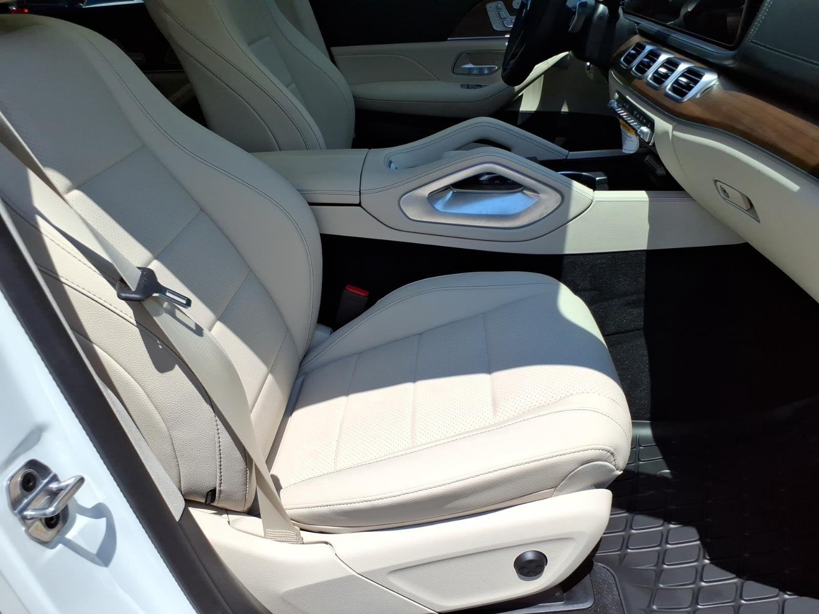 Used 2026 Polar White Mercedes-Benz GLS 450 image 24
