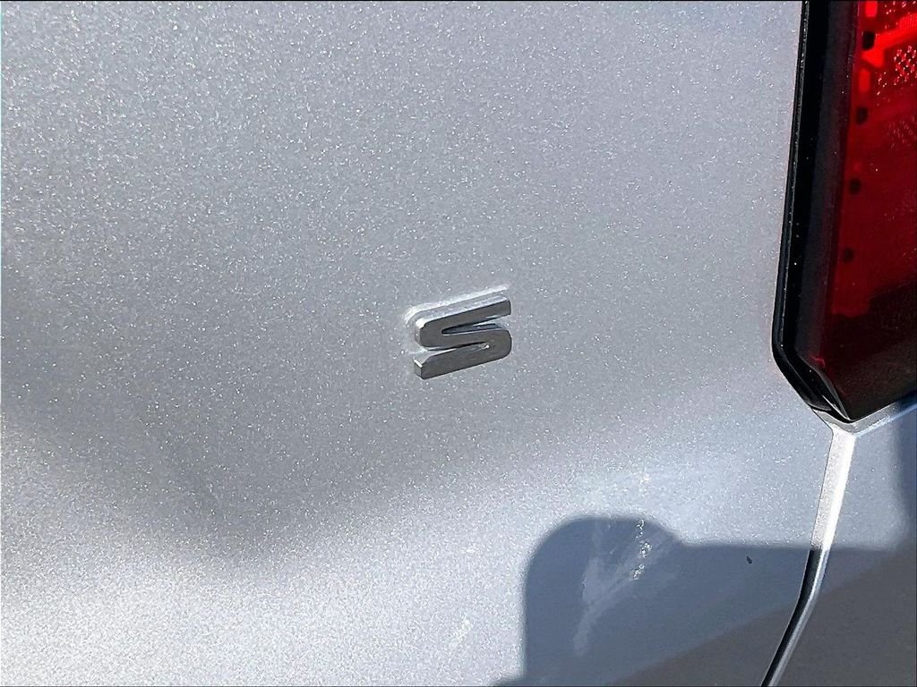 Used 2021 Sparkling Silver Kia S image 28