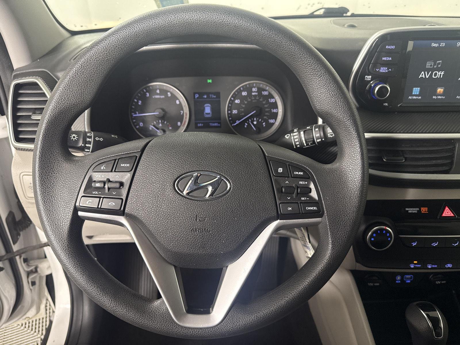 Used 2019 White Pearl Hyundai SE image 13