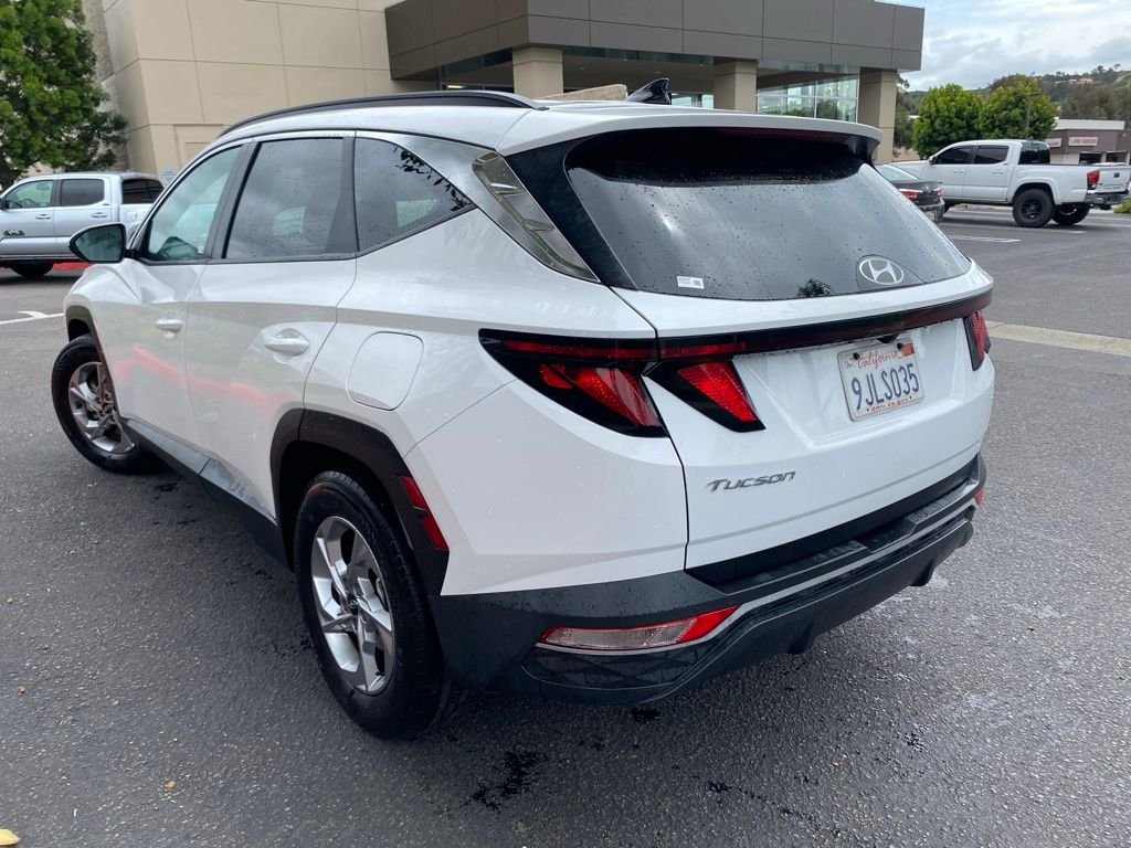 Used 2024 White Hyundai SEL image 3