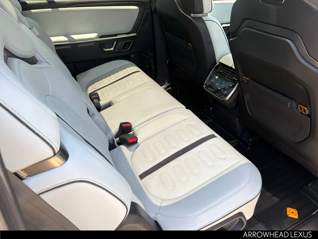 Used 2023  Rivian Adventure image 30