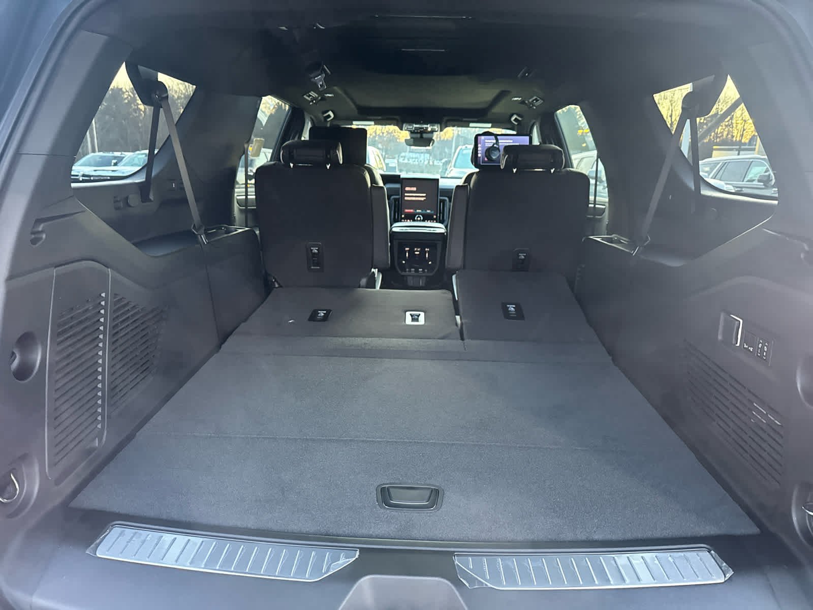 2026 GMC Yukon XL AT4 Ultimate - Photo 12