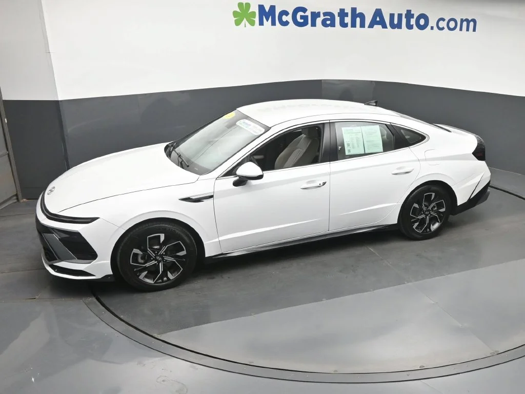 Certified Used 2024 White Hyundai SEL image 21