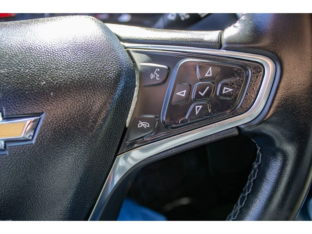 Used 2024 Summit White Chevrolet LT image 32