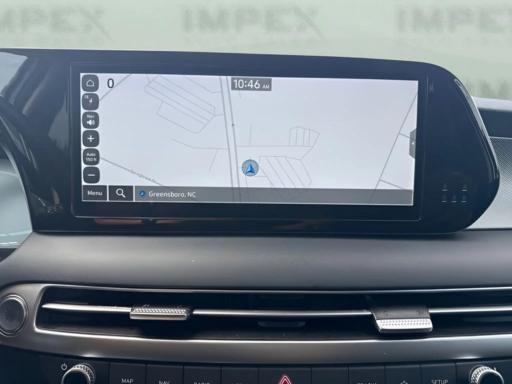 Used 2025 White Hyundai SEL image 11