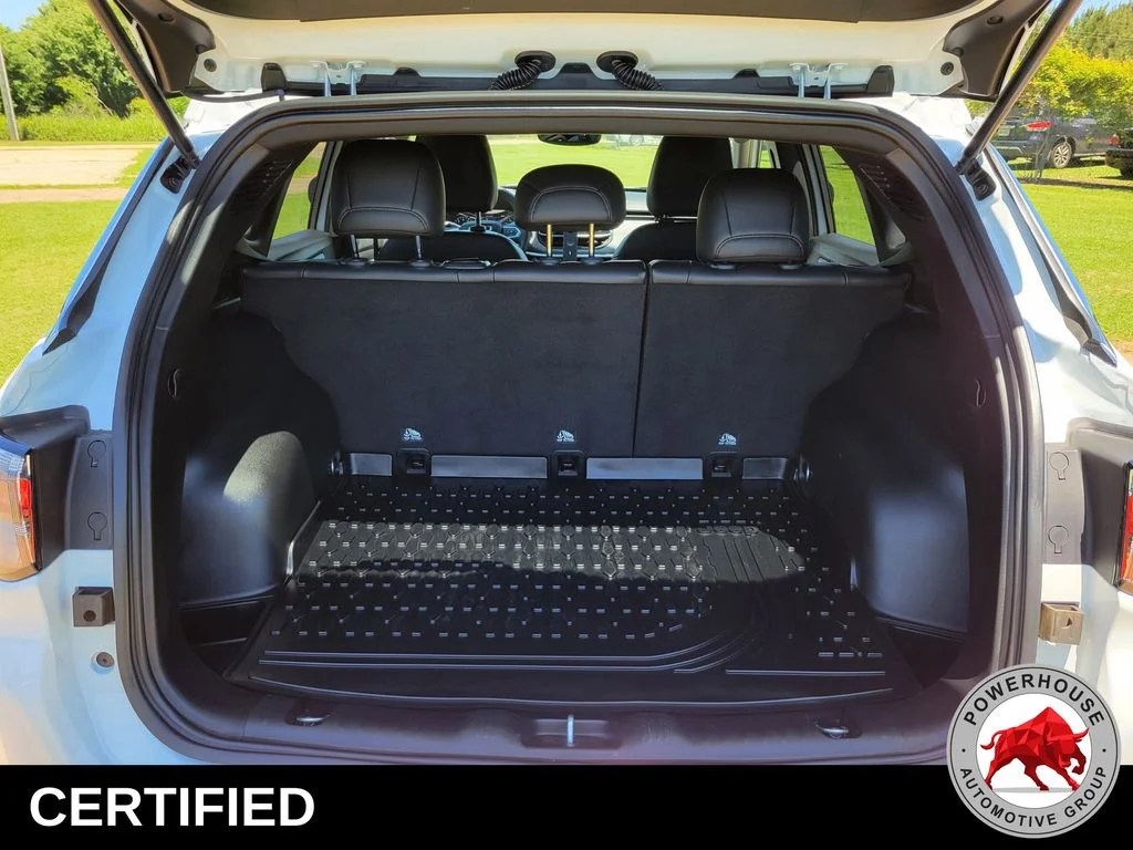 Used 2023 White Jeep Latitude Lux image 14