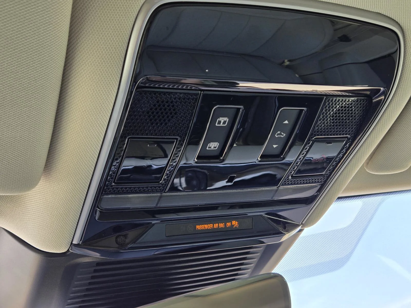 Used 2023 Santorini Black Land Rover SE image 23