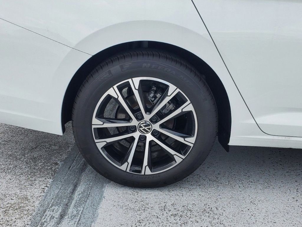 New 2026 White Volkswagen 1.5T Sport image 5