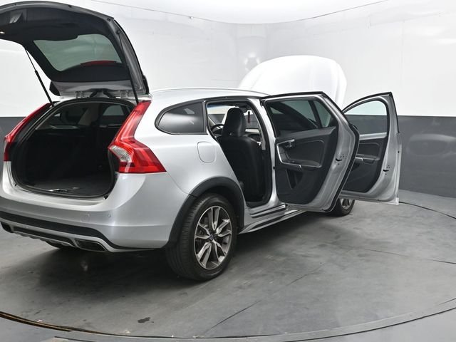 Used 2017 Silver Volvo T5 image 48