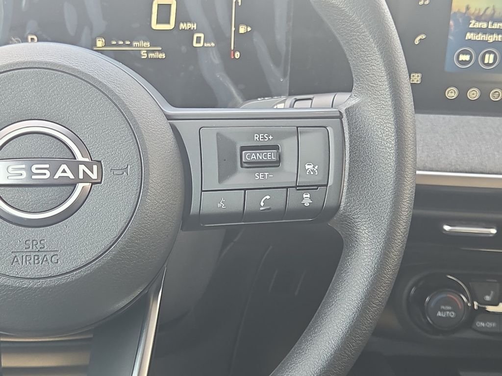 New 2026 Aspen White TriCoat / Super Black Two-tone Nissan SV image 23