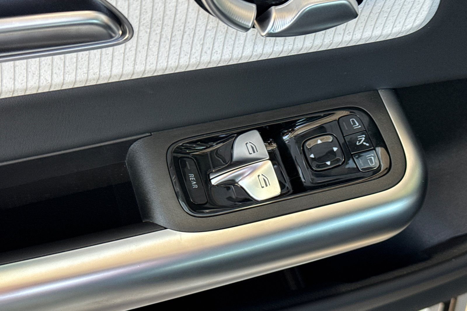 New 2027 MANUFAKTUR Alpine Grey Mercedes-Benz CLA 350 image 23