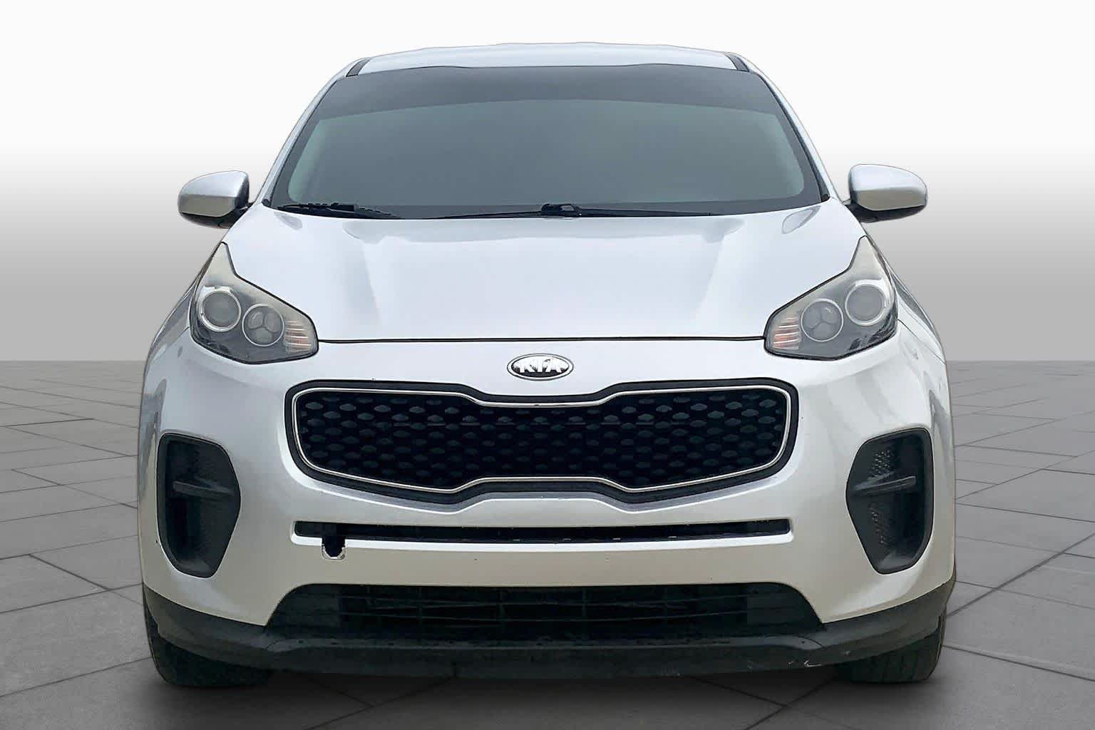 Used 2018 Sparkling Silver Kia LX image 4